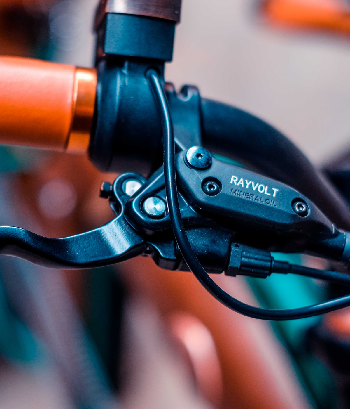 Rayvolt, telo-caricabatterie solare per la propria e-bike: accessorio  effettivamente utile?